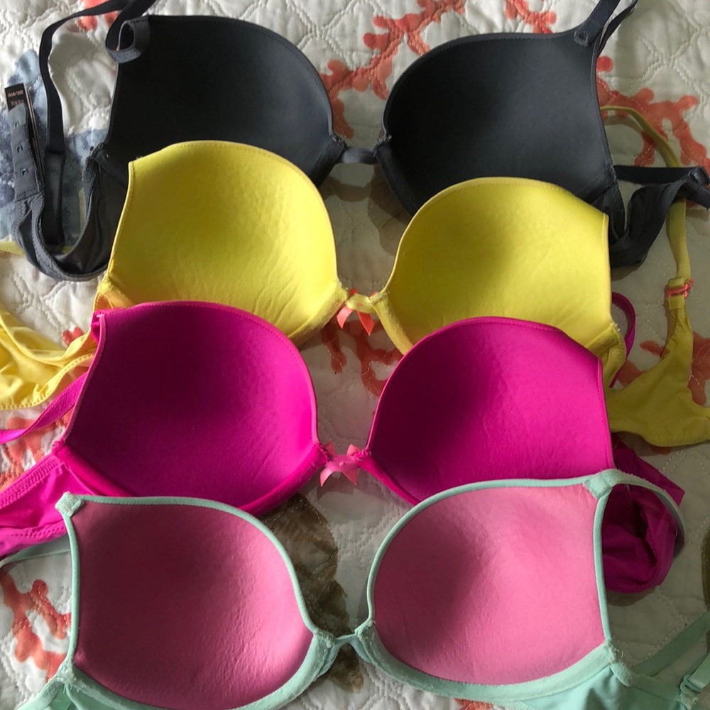 Victoria’s Secret bras - Picture 2 of 2